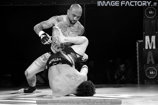 2011-05-07 Milano in the cage 3452 Mixed Martial Arts - 77 Kg - Alex Celotto ITA - Rafael Torres BRA